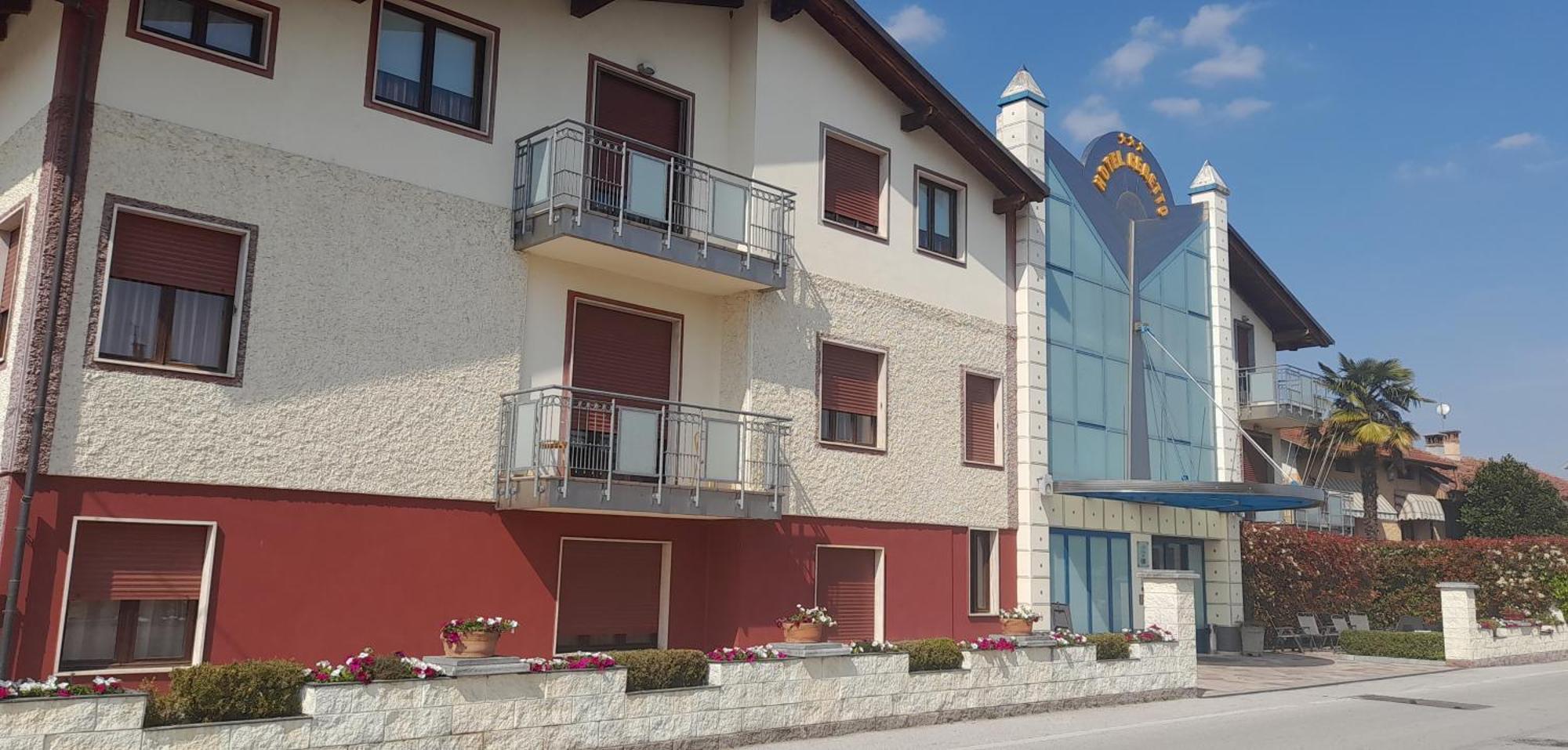 Hotel Ceretto Busca المظهر الخارجي الصورة